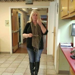 Meet your Posher, Brenda